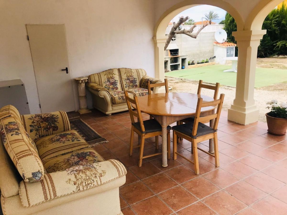 Hostal The House Les Deveses Exterior foto
