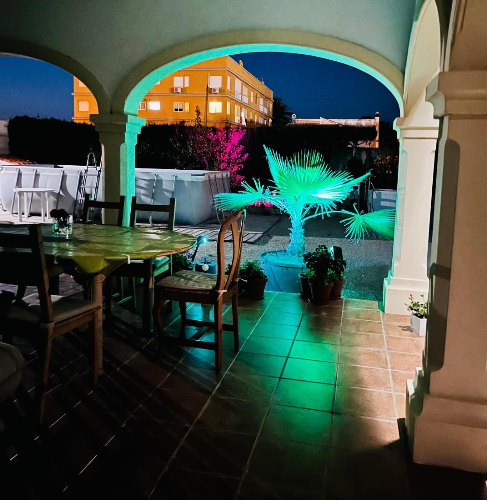 Hostal The House Les Deveses Exterior foto